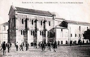 ALGER - SAINT-EUGENE - ECOLE N.D. D'AFRIQUE - COUR RECREATION DES GRANDS
